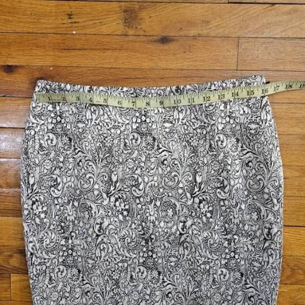 J Jill Petite Size 10 Silver Gold Paisley Pencil Skirt - Picture 6 of 6